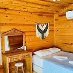Fullmoon Camp Lodge