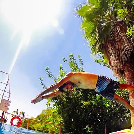 Fullmoon Camp Cabană *