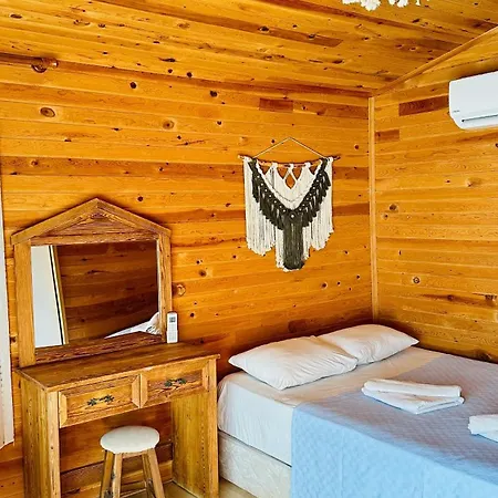 Fullmoon Camp Lodge