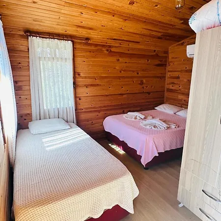 Lodge Fullmoon Camp *