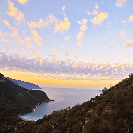 Chata Fullmoon Camp *